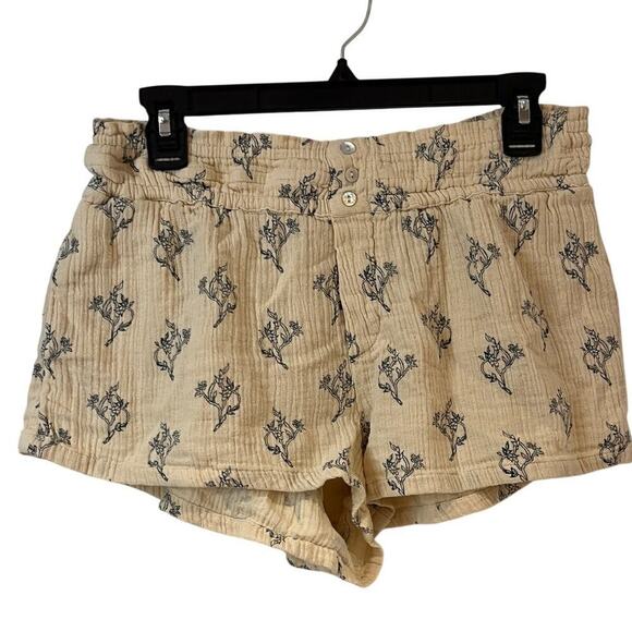 Zara Pants - Zara Cream Ecru Print Button Front Knit Shorts Size Small